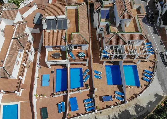 Willa Paradise - Azalea